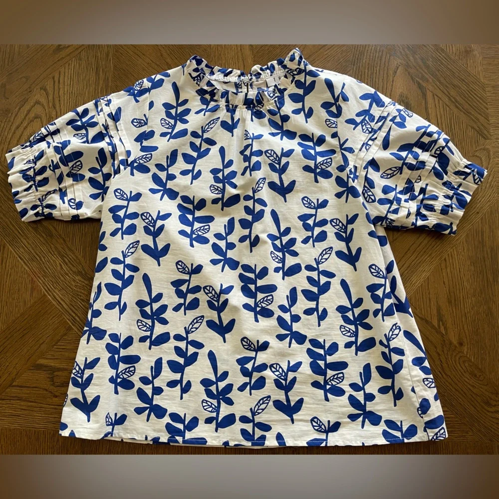 Blue and white mod floral ruffle neck top - Picture 2 of 12